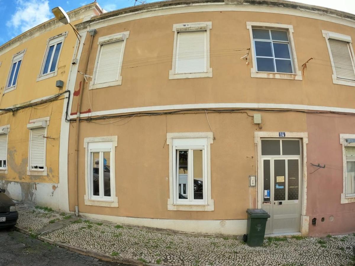 Lisbon T2 Apartment In Typical Villa In Sapadores Lisboa Eksteriør bilde